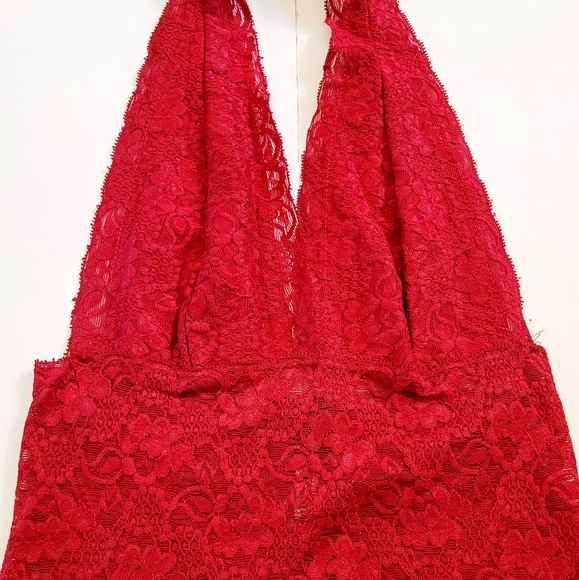 Red lace halter - Picture 3 of 6